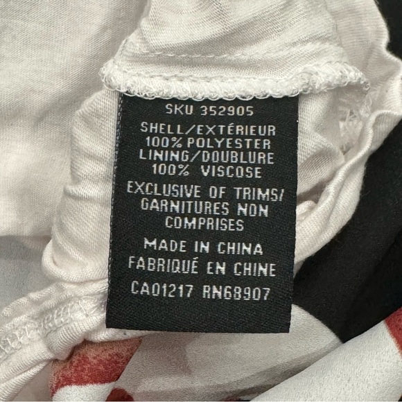 Le Chateau Tank Top - Picture 10 of 10